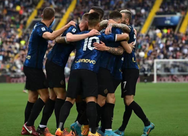 南美球员砍下三双数据，全队振奋