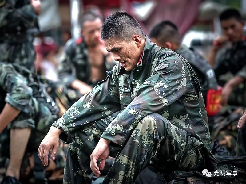 包含磨砺锐气，全队备战冲向胜利的词条