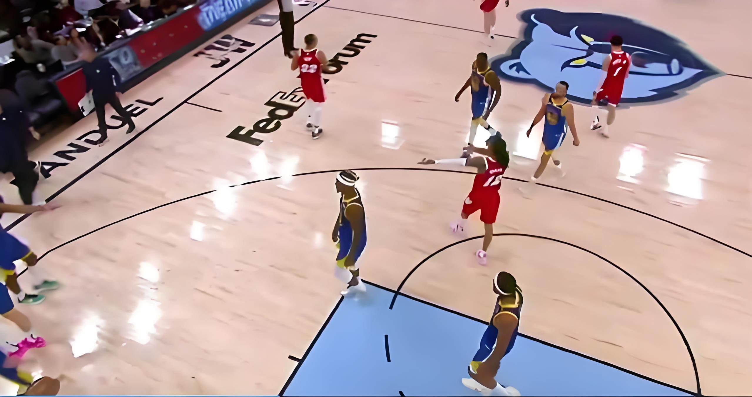 雷火电竞主播-篮球比赛中的默契配合，打破对手防线