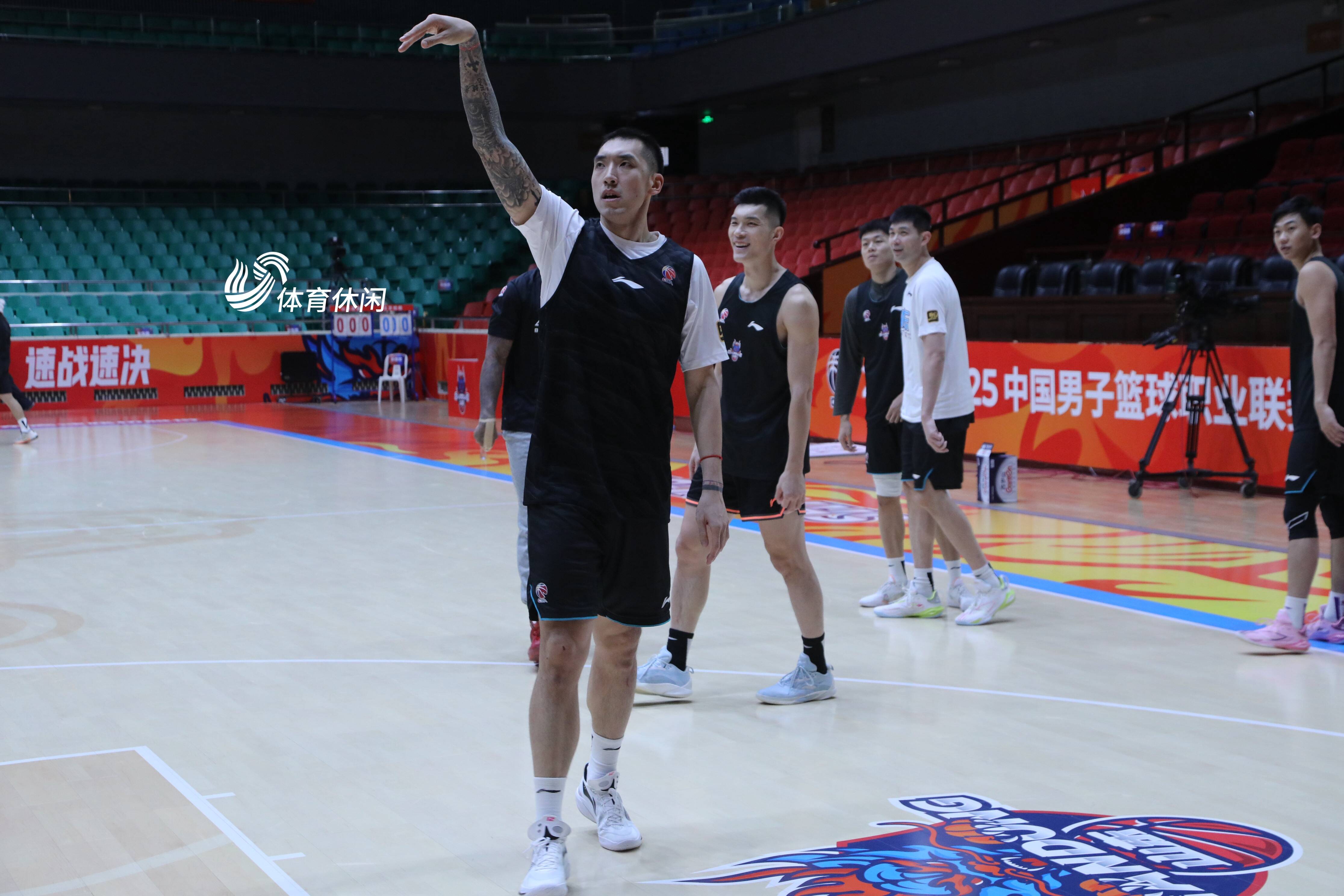 吉林男篮击败竞争对手，稳居前列