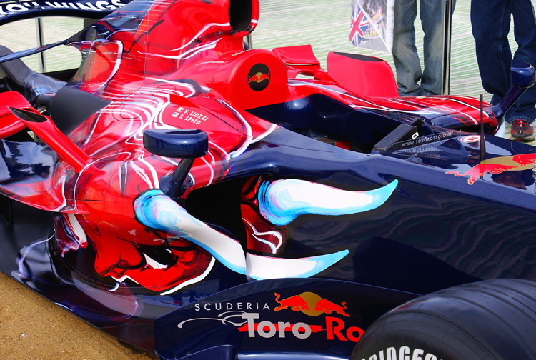 雷火电竞充值-关于雷诺车队横扫红牛车队，皮亚斯特里高光表现的信息