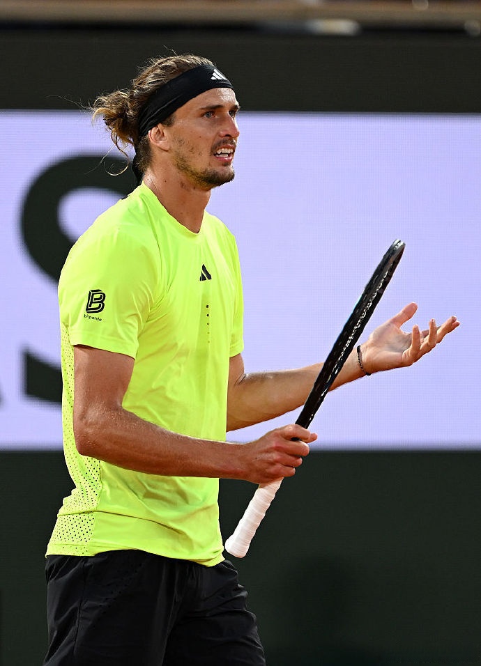 澳网鏖战法网,兹维列夫惊艳四座 澳网鏖战法网,兹维列夫惊艳四座