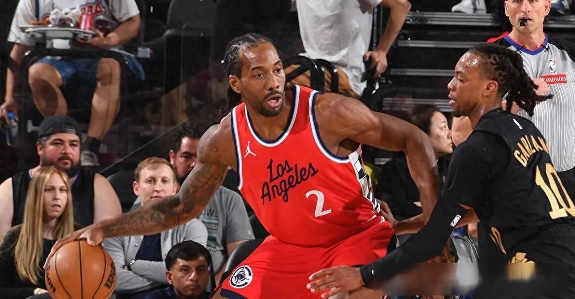 快船完胜江苏队，伦纳德点燃赛场