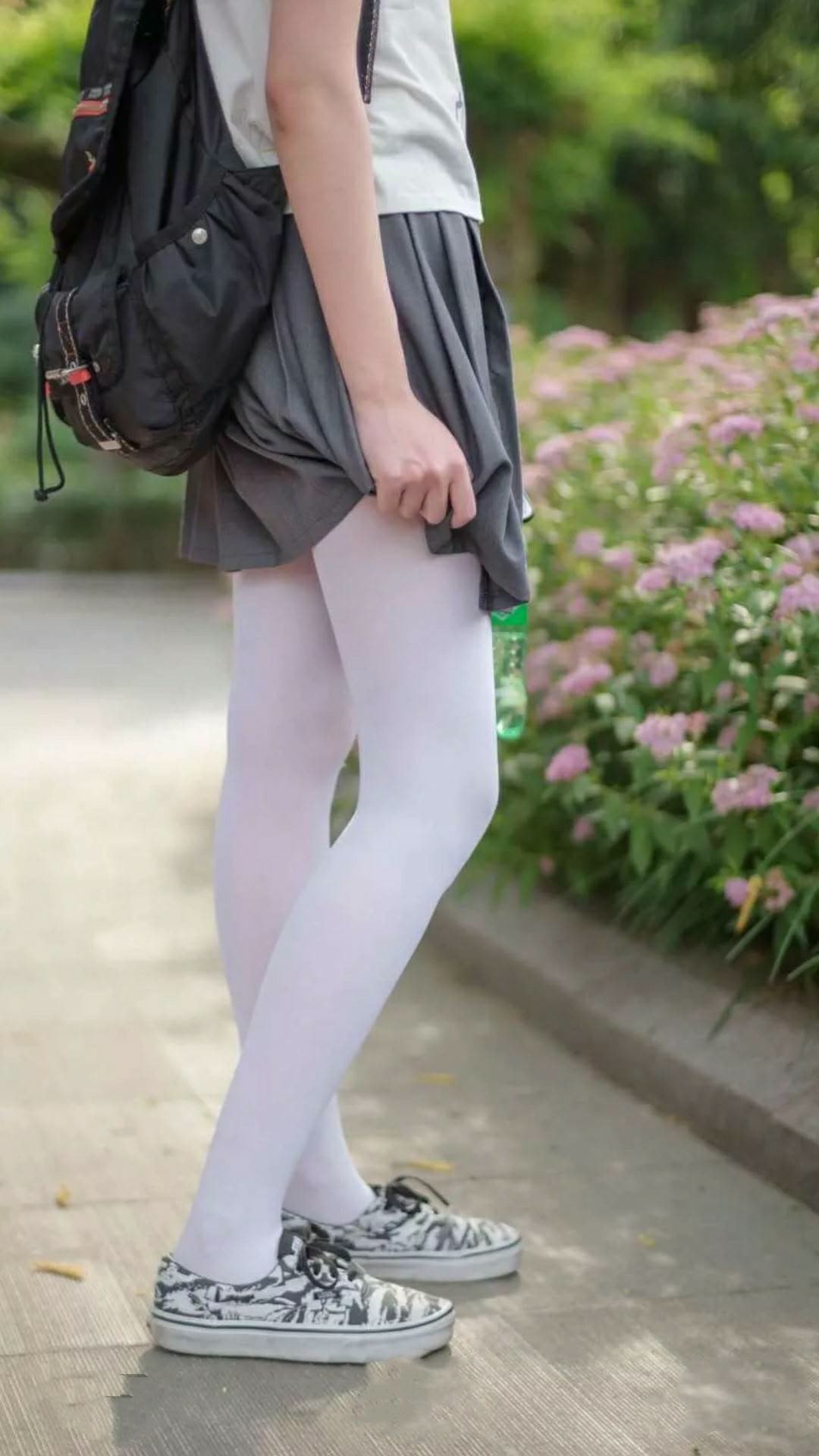 沙特绿鹰啄破蔚蓝海岸，格列兹曼的节奏革命与足球新秩序的晨光