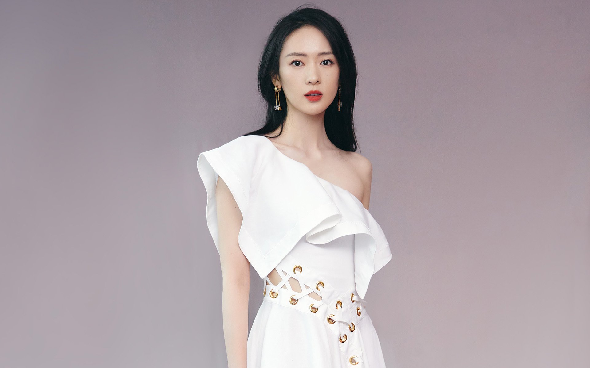 雷火电竞主播-灰熊铁蹄踏破山西防线，欧文魔术点亮年度巅峰对决