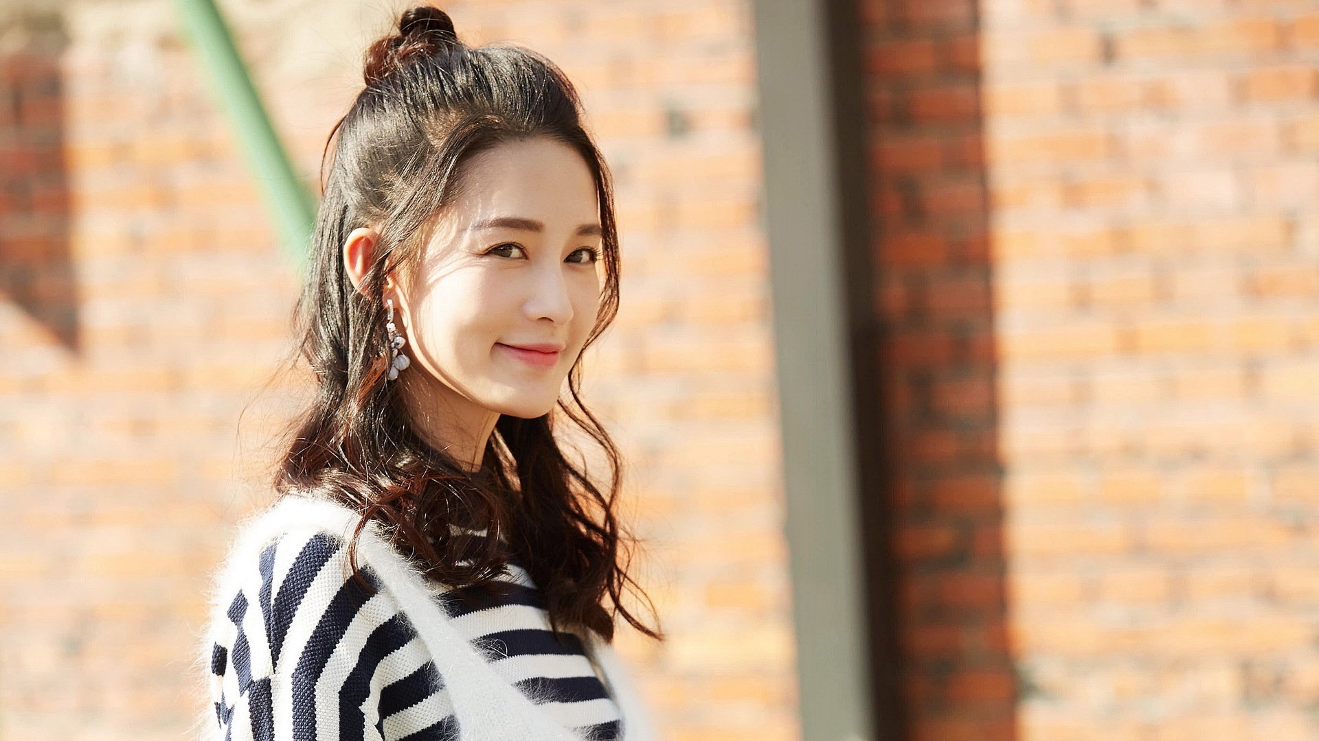 绿茵战场与高原之巅，穿越时空的王者对决