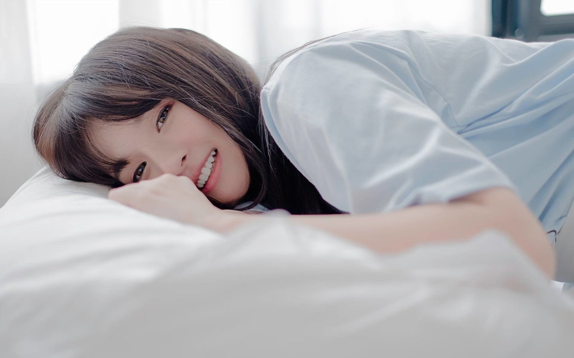 德甲的战术纪律与日本队的团队基因,足球世界的双面镜