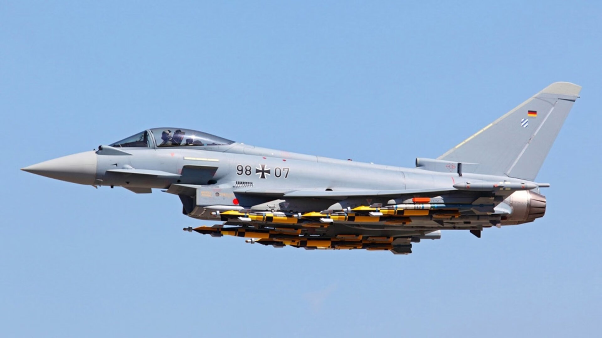 雷火电竞合作-虚构交锋，跨越大陆的足球对话中，劳塔罗如何用一粒进球成为破局者