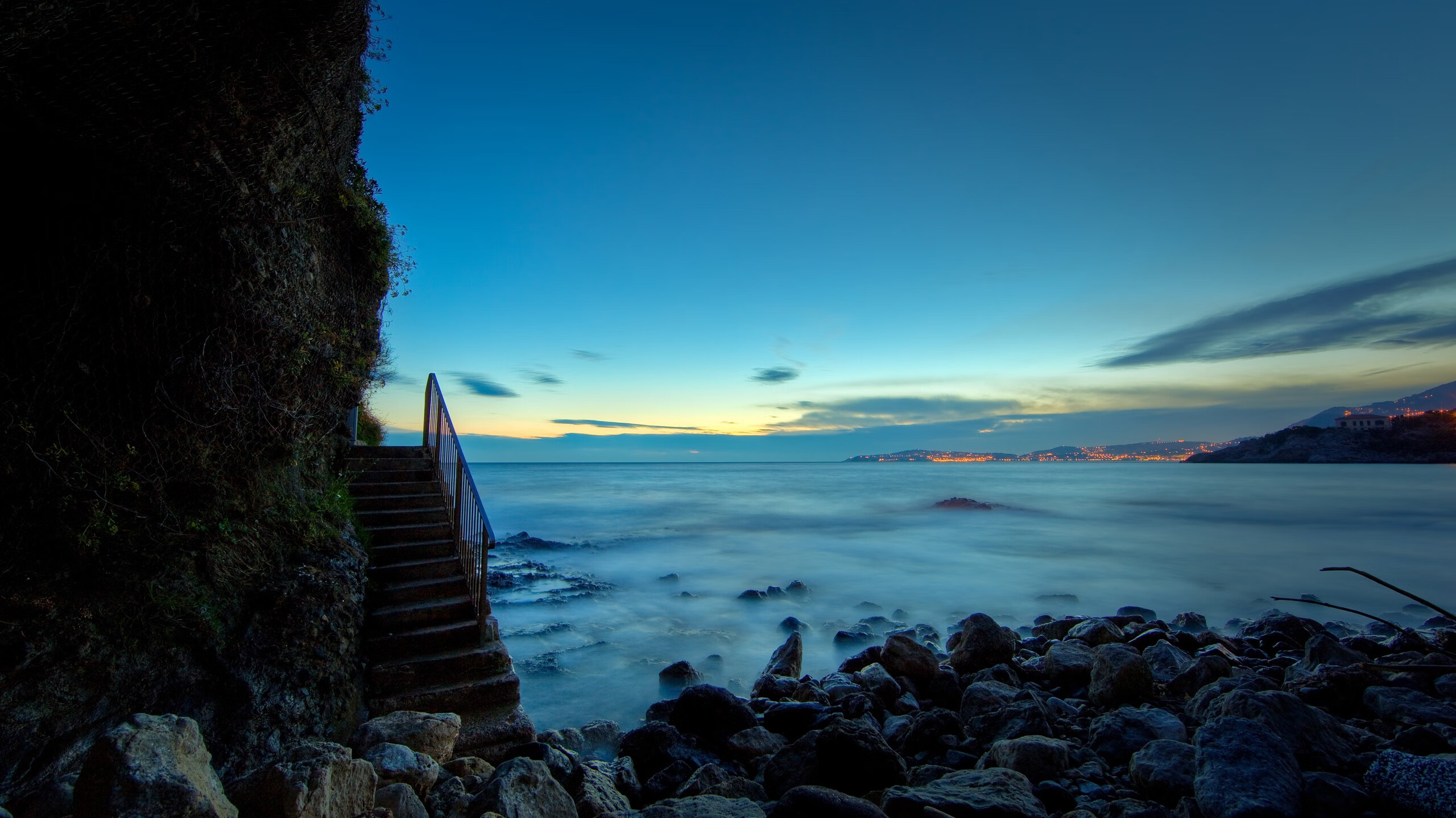 双重爆发，绿茵场上的弗拉霍维奇与边境线上的几内亚冲击波